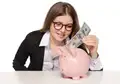 Las mujeres sí son buenas para ahorrar: El problema es en qué