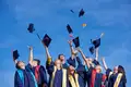 ¿Vale la pena la universidad? La realidad del endeudamiento educativo en Latinoamérica