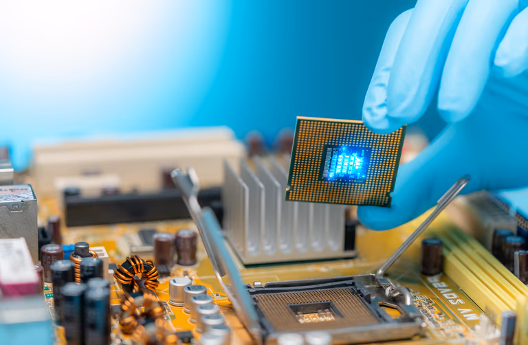 SOXX vs SMH: Cómo podrían afectar los resultados de Micron y cómo leer un ETF de semiconductores