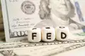 La FED mantiene el dinero caro: Qué es la Reserva Federal y por qué sus decisiones llegan hasta tu bolsillo en Bogotá o Buenos Aires